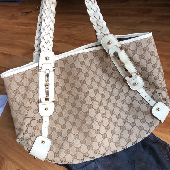 Authentic Gucci Pelham - Picture 8 of 11